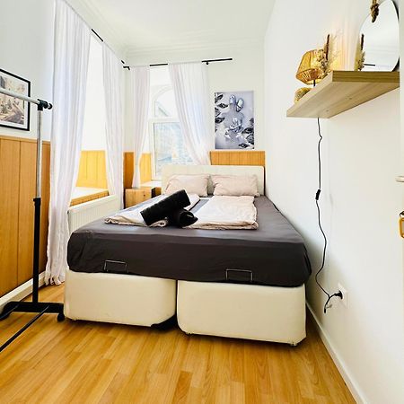 וינה Comfy Rooms In A Shared Apt, 8Min To Rathausplatz מראה חיצוני תמונה