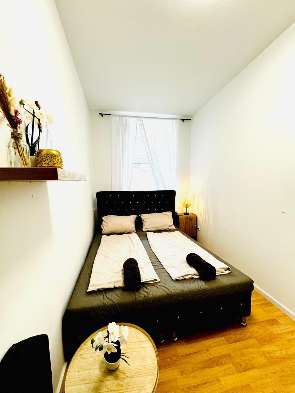 וינה Comfy Rooms In A Shared Apt, 8Min To Rathausplatz מראה חיצוני תמונה